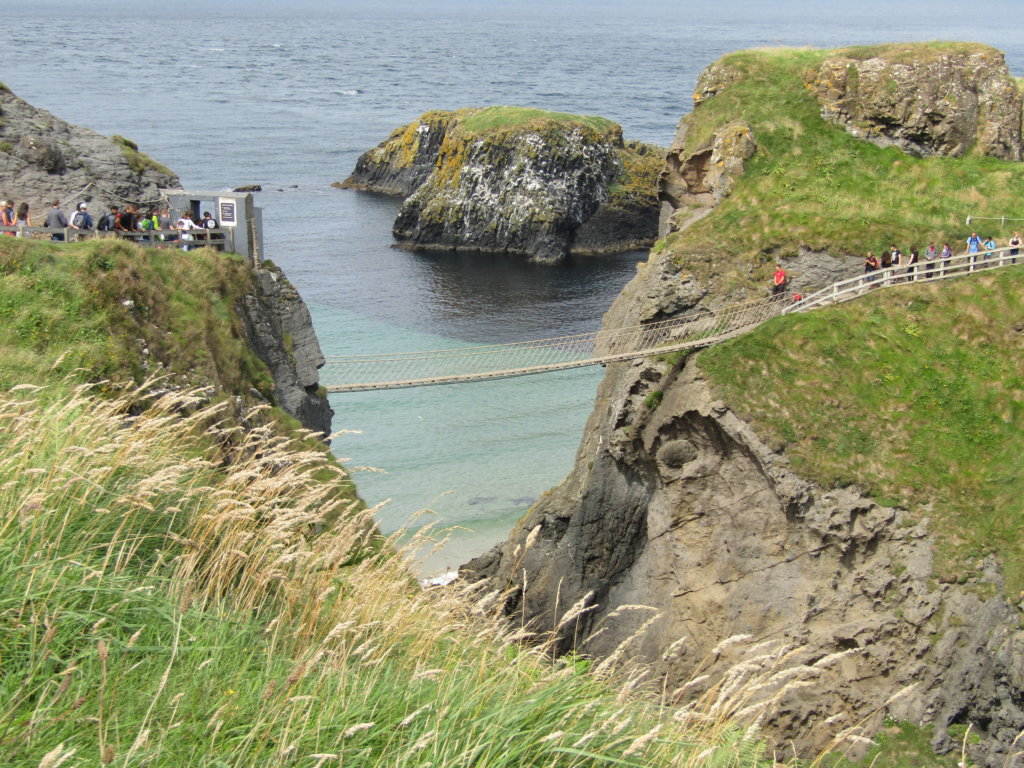 Visiting the Giants Causeway and Carrick-A-Rede Rope Bridge - The ...